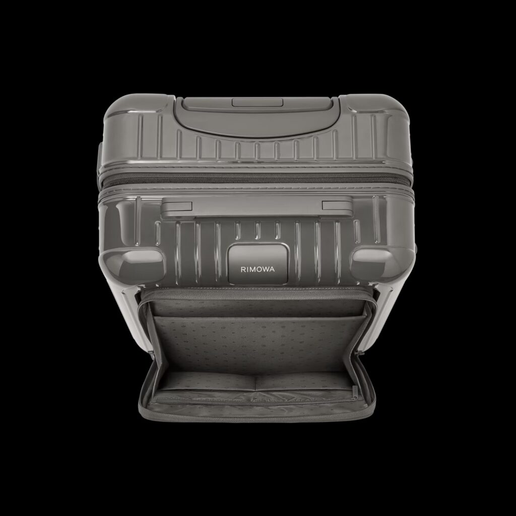 RIMOWA Essential Sleeve キャビン